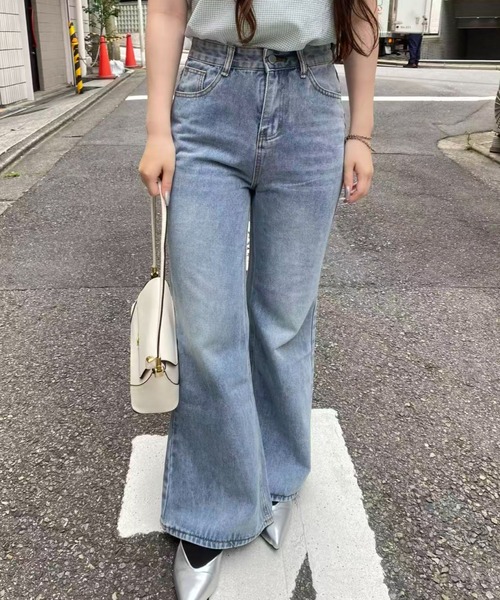 mebole(メボレ)の「フレアデニムパンツ(デニムパンツ・レディース・ブルー・MEDIUM/SMALL)」の21枚目の写真