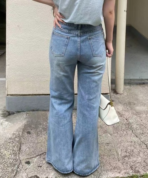 mebole(メボレ)の「フレアデニムパンツ(デニムパンツ・レディース・ブルー・MEDIUM/SMALL)」の11枚目の写真