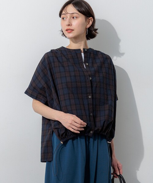 23区(ニジュウサンク)の「T/Cサッカー ドロストブラウス(シャツ/ブラウス・レディース・ネイビー系3/ブラック系4/ホワイト系・38)」の3枚目の写真
