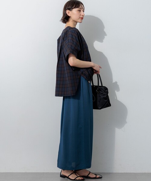 23区(ニジュウサンク)の「T/Cサッカー ドロストブラウス(シャツ/ブラウス・レディース・ネイビー系3/ブラック系4/ホワイト系・38)」の11枚目の写真