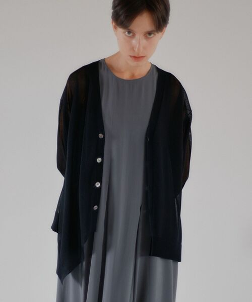 LANVIN en Bleu（ランバンオンブルー）の「シアーアシンメヘムカーディガン（カーディガン/ボレロ・レディース・ブラウン/グリーン/ブラック・38）」の2枚目の写真