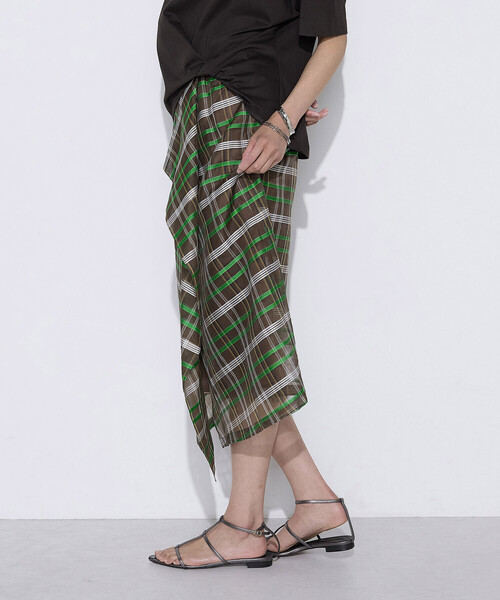 K.T KIYOKO TAKASE（キヨコタカセ）の「シルクシアーチェック ラップ風アシンメトリースカート（スカート・レディース・ブルー系その他/ブラウン系その他・9号）」の10枚目の写真