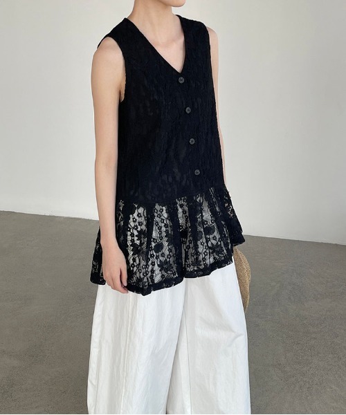 &soiree(アンドソワレ)の「総レースVネックペプラムノースリーブトップス(Tシャツ/カットソー・レディース・ホワイト/ブラック・LARGE/MEDIUM)」の7枚目の写真