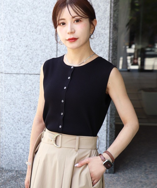 Sirin(シリン)の「ボタンデザインリブトップス(ニット/セーター・レディース・ブラック/ベージュ・FREE)」の6枚目の写真