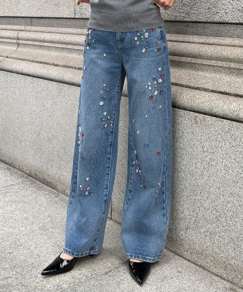 JENNE（ジェンヌ）の「手刺繍マルチカラービジューデニム（デニムパンツ・レディース・ブルー系その他・SMALL/MEDIUM）」の3枚目の写真