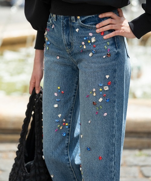 JENNE（ジェンヌ）の「手刺繍マルチカラービジューデニム（デニムパンツ・レディース・ブルー系その他・SMALL/MEDIUM）」の8枚目の写真