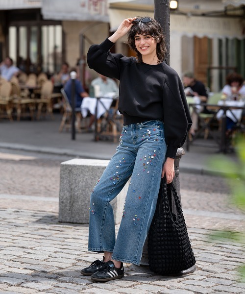 JENNE（ジェンヌ）の「手刺繍マルチカラービジューデニム（デニムパンツ・レディース・ブルー系その他・SMALL/MEDIUM）」の9枚目の写真