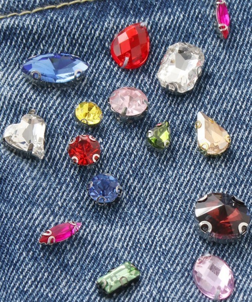 JENNE（ジェンヌ）の「手刺繍マルチカラービジューデニム（デニムパンツ・レディース・ブルー系その他・SMALL/MEDIUM）」の16枚目の写真