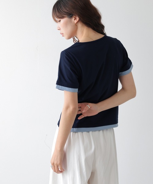 La-gemme(ラジェム)の「レイヤード風デザインのバイカラーヘンリーネック Tシャツ/アレンジ自在/伸縮生地(Tシャツ/カットソー・レディース・グレー/ネイビー/ブラック・フリー)」の13枚目の写真