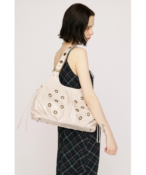 SLY(スライ)の「EYELET TOTE BAG アイレットトートバッグ(トートバッグ・レディース・ブラック/カーキ/アイボリー・FREE)」の2枚目の写真