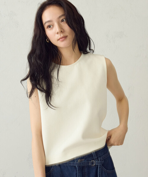 COMME CA ISM(コムサイズム)の「ボックスシルエット クロップド丈 タンクトップ(タンクトップ・レディース・ブラック/ホワイト/グレー・LARGE/MEDIUM)」の1枚目の写真