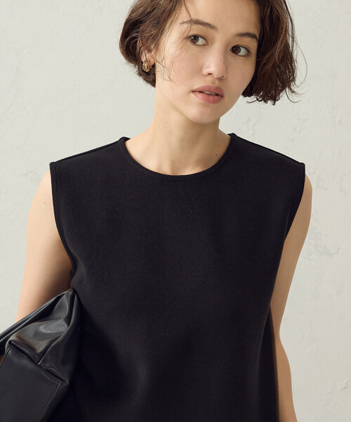 COMME CA ISM(コムサイズム)の「ボックスシルエット クロップド丈 タンクトップ(タンクトップ・レディース・ブラック/ホワイト/グレー・LARGE/MEDIUM)」の22枚目の写真