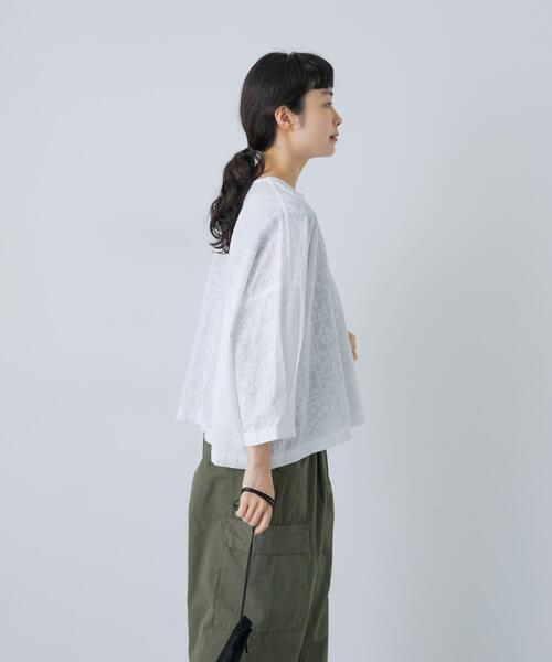 かぐれ（カグレ）の「コットンクロス刺しゅうワイドシャツ（シャツ/ブラウス・レディース・ネイビー/オフホワイト・FREE）」の7枚目の写真