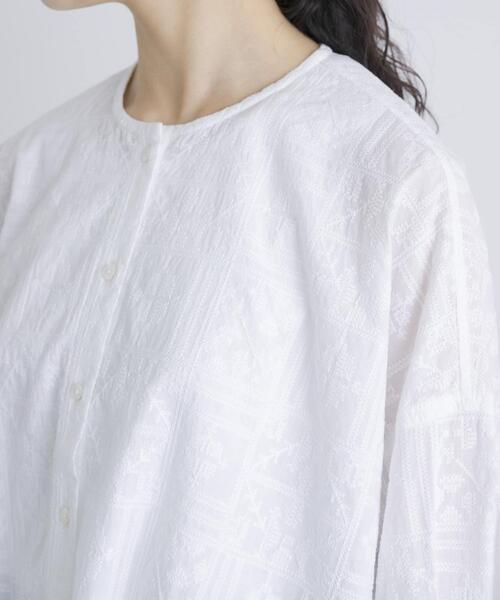 かぐれ（カグレ）の「コットンクロス刺しゅうワイドシャツ（シャツ/ブラウス・レディース・ネイビー/オフホワイト・FREE）」の13枚目の写真