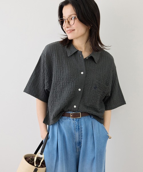 BEVERLY HILLS POLO CLUB（ビバリーヒルズポロクラブ）の「【BEVERLY HILLS POLO CLUB/ビバリーヒルズポロクラブ】ふくれジャガードシャツ（シャツ/ブラウス・レディース・キナリ/ブラウン/ブラック・FREE）」の2枚目の写真