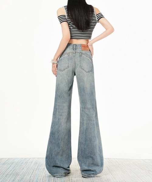 LUCPY（ラクピー）の「ヴィンテージフレアデニムパンツ（デニムパンツ・レディース・ブルー・LARGE/MEDIUM/SMALL/X-SMALL）」の4枚目の写真