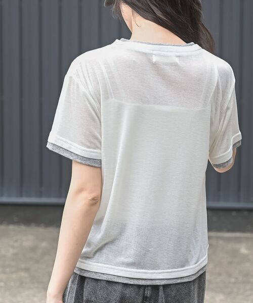 rps（アールピーエス）の「レイヤード風ヘンリーネックＴ（Tシャツ/カットソー・レディース・オフホワイト/サックスブルー/ブラック/イエロー・フリー）」の6枚目の写真