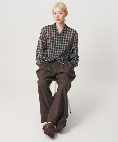 UGG(アグ)の「【国内EXCLUSIVE】<UGG>ゴールデンスター クロッグ サンダル スリッポン(モカシン/デッキシューズ・レディース・ダークブラウン/ナチュラル・5/6/7/8)」の6枚目の写真