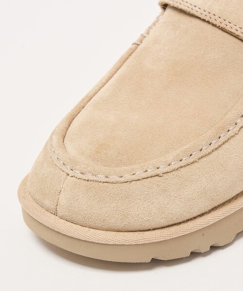UGG(アグ)の「【国内EXCLUSIVE】<UGG>ゴールデンスター クロッグ サンダル スリッポン(モカシン/デッキシューズ・レディース・ダークブラウン/ナチュラル・5/6/7/8)」の19枚目の写真