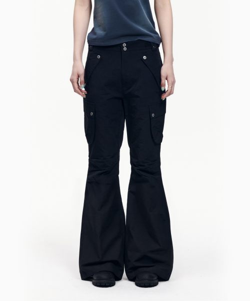 AAKAM(アーカム)の「Flare Ripstop Cargo Pants (Black)(その他パンツ・レディース・その他・1/2)」の1枚目の写真