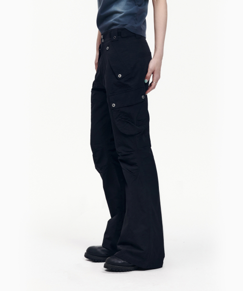 AAKAM(アーカム)の「Flare Ripstop Cargo Pants (Black)(その他パンツ・レディース・その他・1/2)」の5枚目の写真