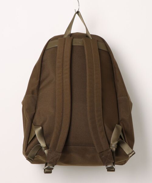 A.P.C.(アーペーセー)の「SAC A DOS BACKSTAGE(バックパック/リュック・メンズ・カーキ・ONESIZE)」の2枚目の写真
