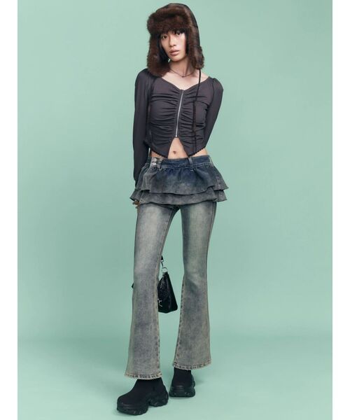 EMODA(エモダ)の「ペプラムレイヤーフレアパギンス(デニムパンツ・レディース・ライトブルー/ブラック・SMALL/MEDIUM/X-SMALL)」の6枚目の写真