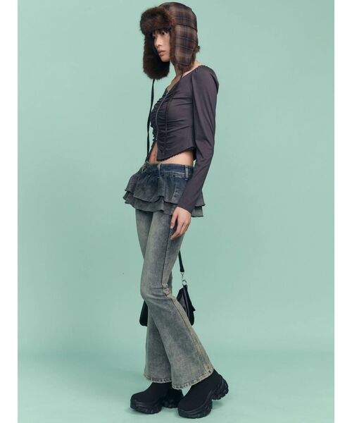 EMODA(エモダ)の「ペプラムレイヤーフレアパギンス(デニムパンツ・レディース・ライトブルー/ブラック・SMALL/MEDIUM/X-SMALL)」の8枚目の写真