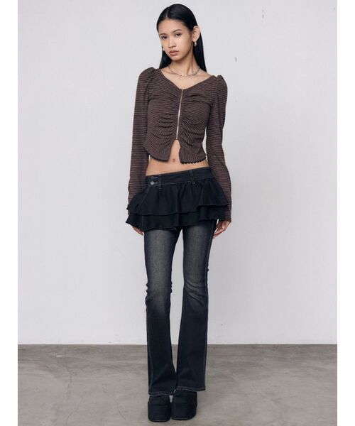 EMODA(エモダ)の「ペプラムレイヤーフレアパギンス(デニムパンツ・レディース・ライトブルー/ブラック・SMALL/MEDIUM/X-SMALL)」の15枚目の写真