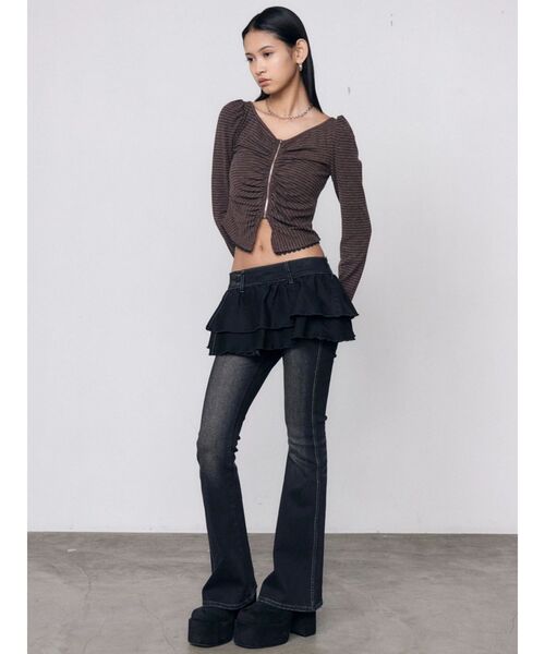 EMODA(エモダ)の「ペプラムレイヤーフレアパギンス(デニムパンツ・レディース・ライトブルー/ブラック・SMALL/MEDIUM/X-SMALL)」の16枚目の写真