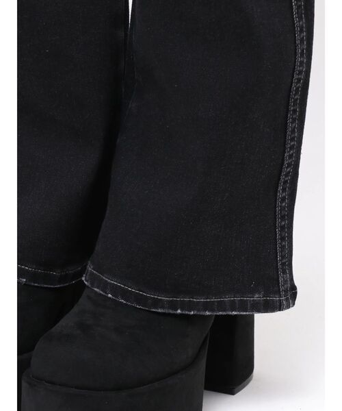 EMODA(エモダ)の「ペプラムレイヤーフレアパギンス(デニムパンツ・レディース・ライトブルー/ブラック・SMALL/MEDIUM/X-SMALL)」の22枚目の写真