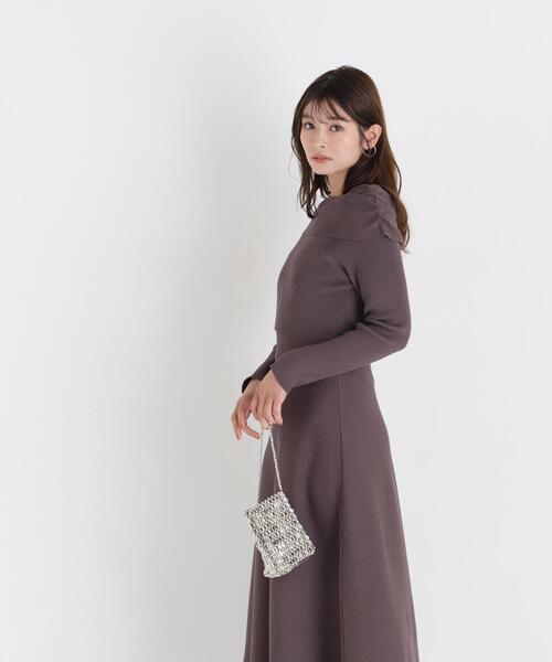 NATURAL BEAUTY BASIC(ナチュラルビューティーベーシック)の「オフショルニットワンピース(ワンピース・レディース・ブラウン/ブルー・MEDIUM/SMALL)」の6枚目の写真