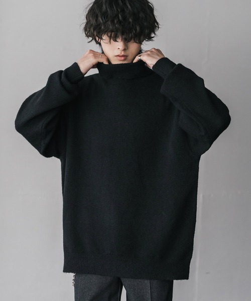 Rocky Monroe(ロッキーモンロー)の「新色追加 オーバーサイズウール混メランジタートルネックプルオーバーニットセーター(ニット/セーター・メンズ・マスタード/ワイン/オフホワイト/ブラック/チャコール/ブラウン/グレー・M/XL/L)」の1枚目の写真