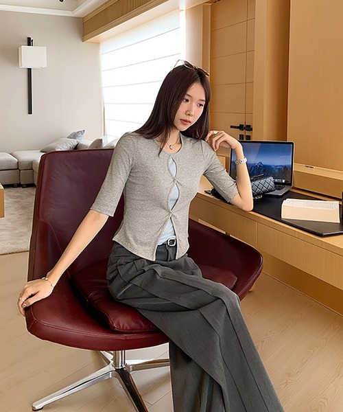 Girly Doll(ガーリードール)の「レイヤード風クルーネック半袖カットソー(Tシャツ/カットソー・レディース・グレー/ブラック/ブラウン・FREE)」の6枚目の写真