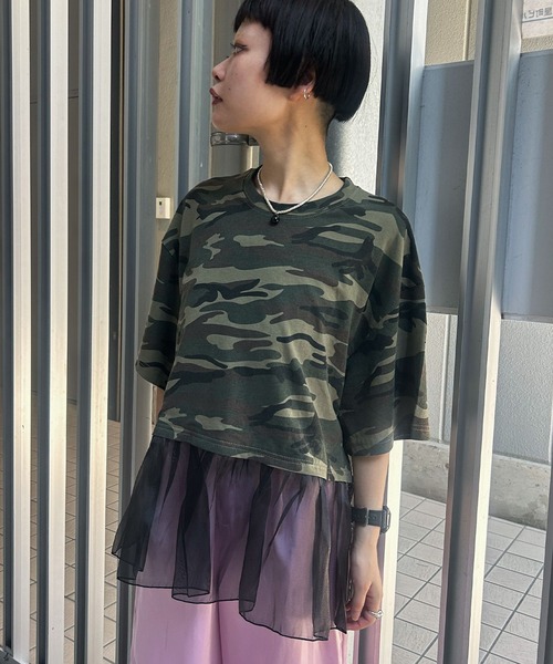 Narcissus(ナルシス)の「【Narcissus】カモフラペプラムTシャツ / 半袖 シアー 迷彩 フリル(Tシャツ/カットソー・レディース・カーキ・FREE)」の1枚目の写真