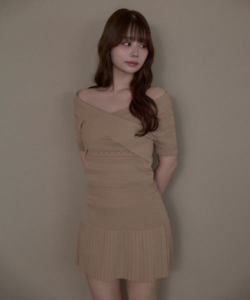 M DOLLY(エムドリー)の「Cross pleats Linnea set up / クロスプリーツリンネアセットアップ(セットアップ・レディース・アイボリー/ブラウン・FREE)」の2枚目の写真