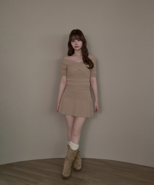 M DOLLY(エムドリー)の「Cross pleats Linnea set up / クロスプリーツリンネアセットアップ(セットアップ・レディース・アイボリー/ブラウン・FREE)」の14枚目の写真