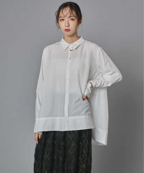 terrace（テラス）の「サーキュラードレープチュニックシャツ（シャツ/ブラウス・レディース・ブラック/オフホワイト/チャコール・FREE）」の9枚目の写真