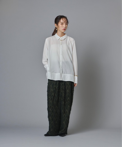 terrace（テラス）の「サーキュラードレープチュニックシャツ（シャツ/ブラウス・レディース・ブラック/オフホワイト/チャコール・FREE）」の14枚目の写真