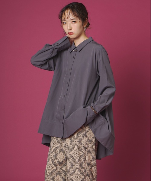 terrace（テラス）の「サーキュラードレープチュニックシャツ（シャツ/ブラウス・レディース・ブラック/オフホワイト/チャコール・FREE）」の15枚目の写真