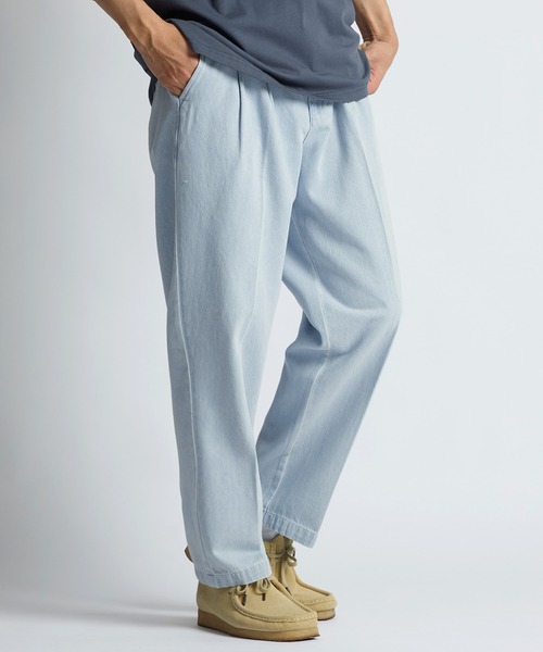 LANVIN en Bleu(ランバンオンブルー)の「2タック センタークリース デニム スラックス(スラックス・メンズ・インディゴブルー/ライトインディゴブルー・46/48/50/52)」の2枚目の写真