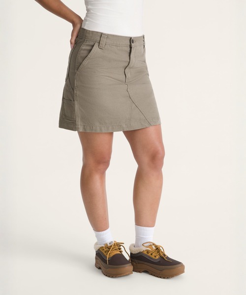 VANS(バンズ)の「ウィメンズ チョアスカート / Chore Skirt Bungee Cord VN000VFM9JC1(スカート・レディース・ライトブラウン・25inch/26inch/27inch)」の2枚目の写真
