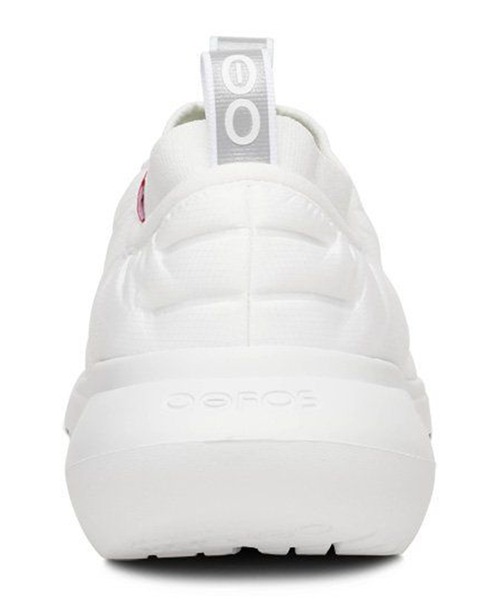 OOFOS(ウーフォス)の「OOFOS/ウーフォス Women's OOmy Thermo Zen ウーマイ サーモ ゼン リカバリーシューズ 軽量 スリッポン スニーカー レディース 2026年 秋 秋服 冬 冬服(スリッポン・レディース・ホワイト/ブラック・23cm/24cm/25cm)」の4枚目の写真