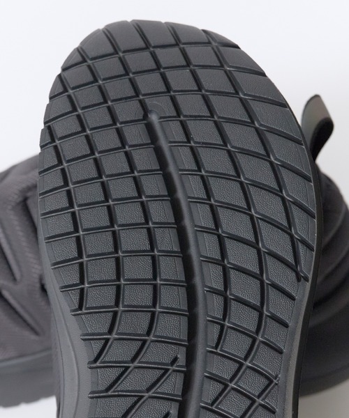 OOFOS(ウーフォス)の「OOFOS/ウーフォス Women's OOmy Thermo Zen ウーマイ サーモ ゼン リカバリーシューズ 軽量 スリッポン スニーカー レディース 2026年 秋 秋服 冬 冬服(スリッポン・レディース・ホワイト/ブラック・23cm/24cm/25cm)」の17枚目の写真