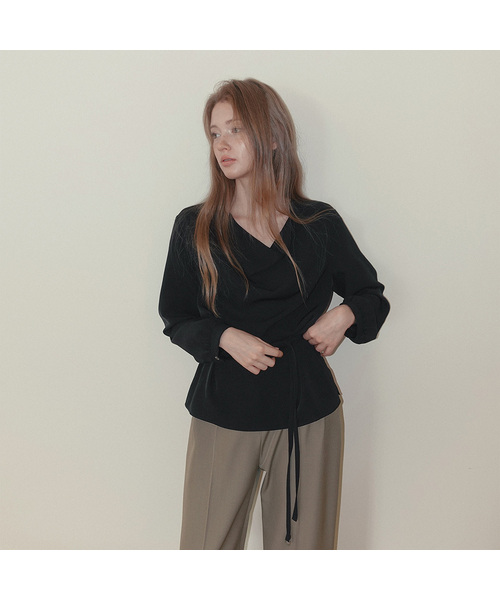 TWEE（トゥウィー）の「スペン タートルネック長袖ブラウス（ストラップセット）（シャツ/ブラウス・レディース・ブラック/アイボリー・FREE）」の2枚目の写真
