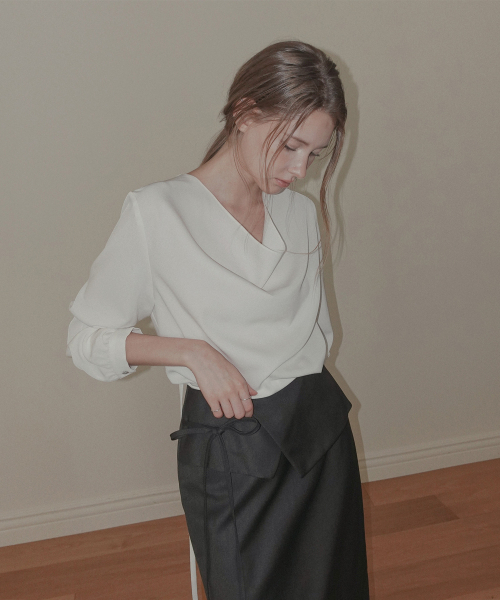 TWEE（トゥウィー）の「スペン タートルネック長袖ブラウス（ストラップセット）（シャツ/ブラウス・レディース・ブラック/アイボリー・FREE）」の6枚目の写真