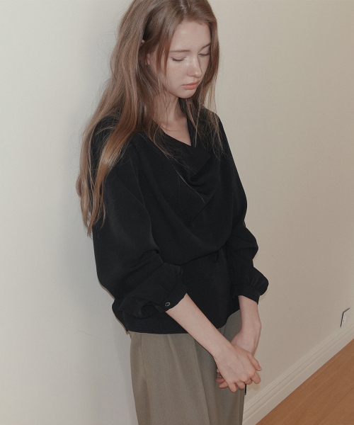 TWEE（トゥウィー）の「スペン タートルネック長袖ブラウス（ストラップセット）（シャツ/ブラウス・レディース・ブラック/アイボリー・FREE）」の9枚目の写真
