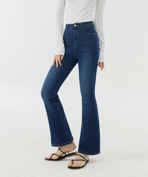 JINMANIA（ジンマニア）の「女性クールタッチ超軽量ダークブルーブーツカットデニムパンツ[夏シーズン]（デニムパンツ・レディース・ダークブルー・SMALL/MEDIUM/LARGE/X-LARGE）」の2枚目の写真