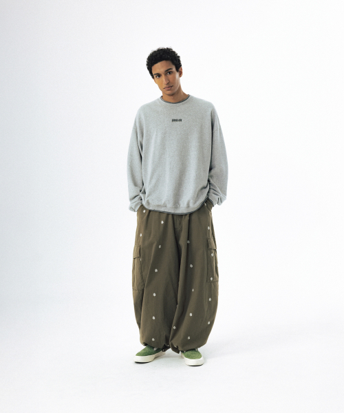 ANGLAN(アングラン)の「シンボル刺繍カーゴパンツ - カーキ(その他パンツ・メンズ・その他・1/02)」の3枚目の写真