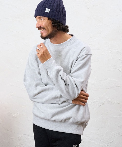 No Rain No Rainbow(ノーレインノーレインボー)の「msw1944- 12oz brushed lining trainer (musical note print ) クルーネックススウェット(NR26W-12)(スウェット・メンズ・アッシュ/ブラック×ピンク/ブラック×ホワイト・M/S/L/XL)」の1枚目の写真
